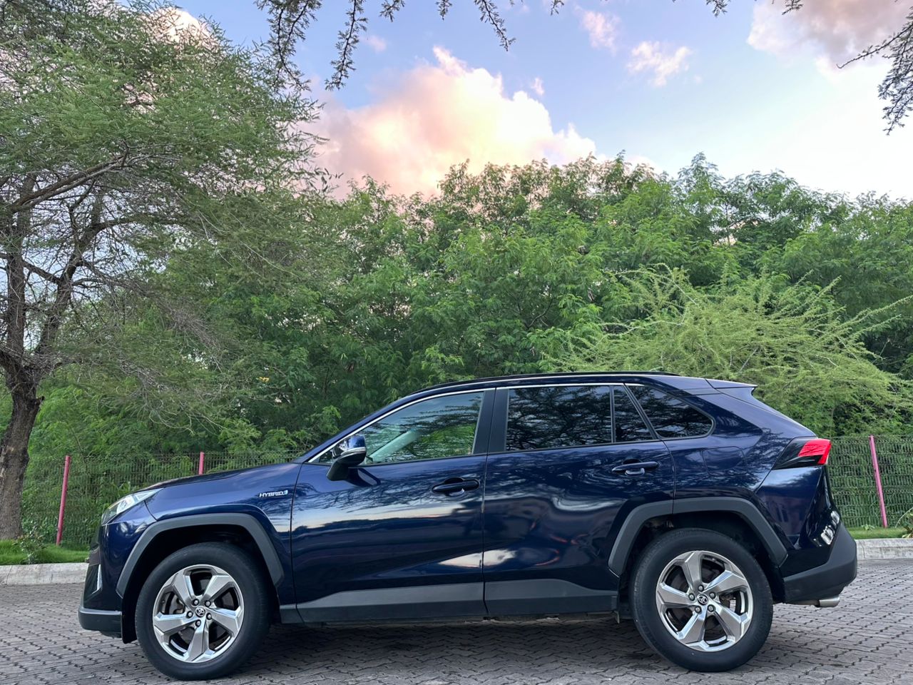 TOYOTA RAV4 thumbnail 7